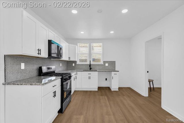 3232 Montgomery Avenue, Detroit, MI 48206