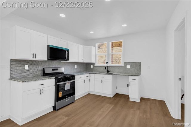 3232 Montgomery Avenue, Detroit, MI 48206