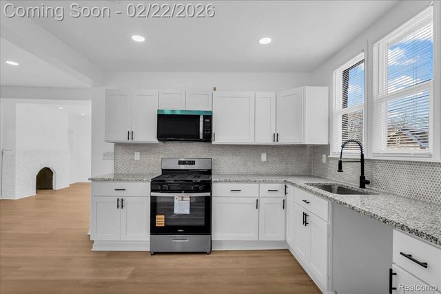 3232 Montgomery Avenue, Detroit, MI 48206