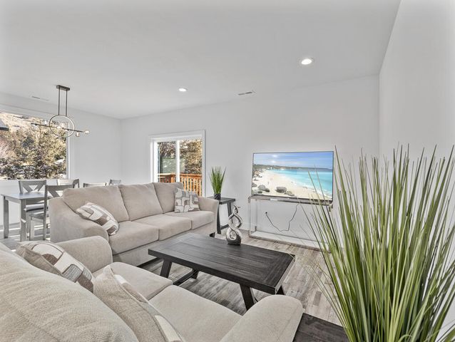 1168 West Ridge Drive, Klamath Falls, OR 97601