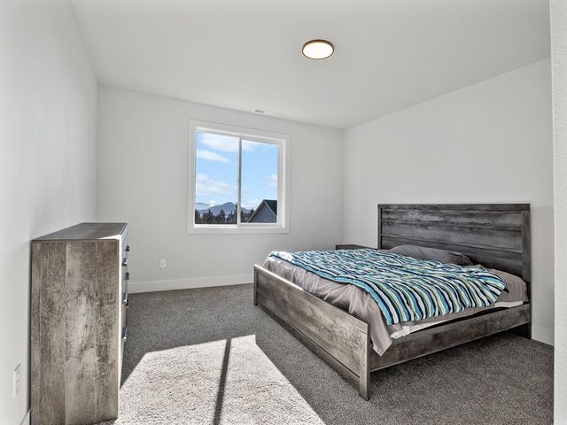 1168 West Ridge Drive, Klamath Falls, OR 97601