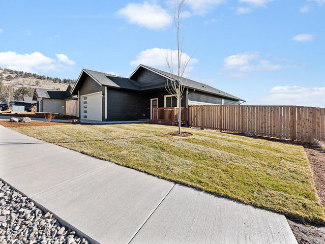 1168 West Ridge Drive, Klamath Falls, OR 97601