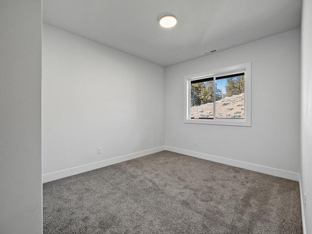 1168 West Ridge Drive, Klamath Falls, OR 97601