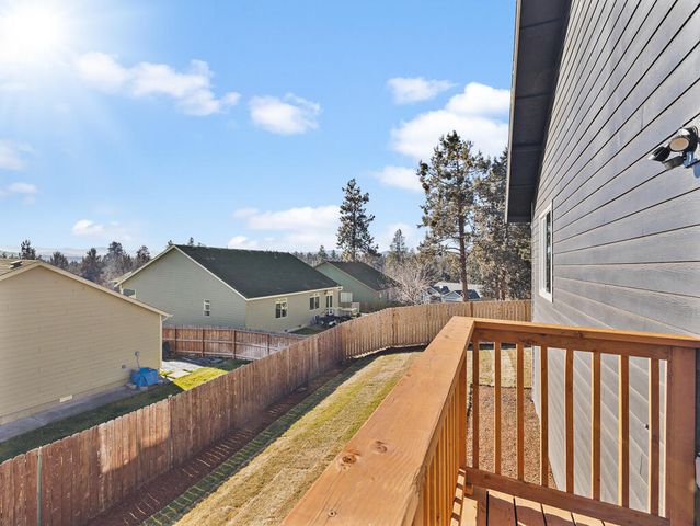 1168 West Ridge Drive, Klamath Falls, OR 97601