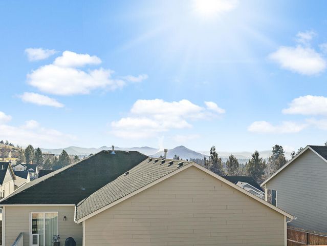 1168 West Ridge Drive, Klamath Falls, OR 97601