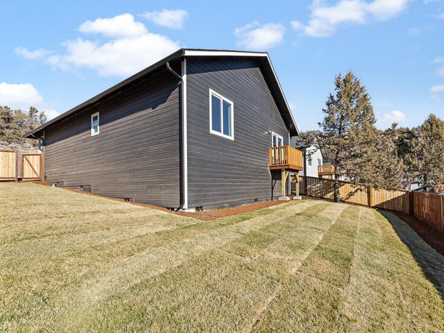 1168 West Ridge Drive, Klamath Falls, OR 97601