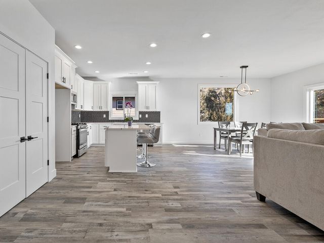 1168 West Ridge Drive, Klamath Falls, OR 97601