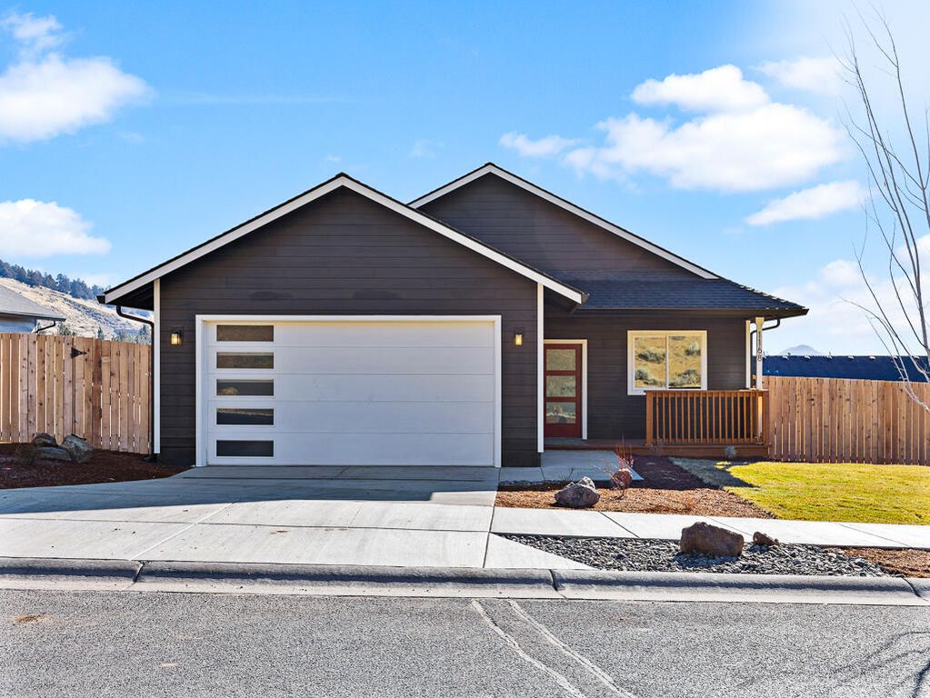 1168 West Ridge Drive, Klamath Falls, OR 97601