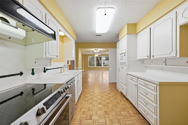 1702 Marshalldale Drive, Arlington, TX 76013