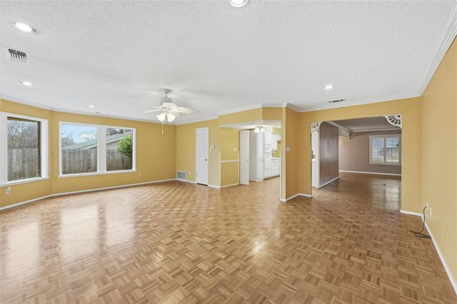 1702 Marshalldale Drive, Arlington, TX 76013