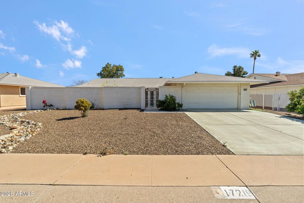 17219 N Lindgren Avenue, Sun City, AZ 85373