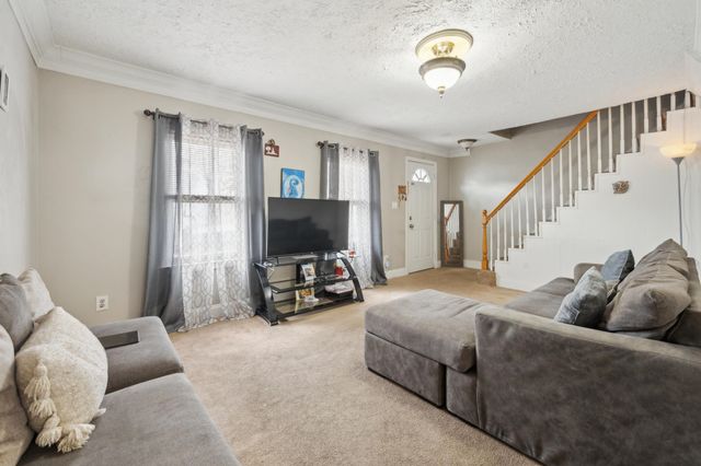 6 Holman Street, Nashua, NH 03064