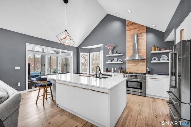 2 Tavistock 2, Cromwell, CT 06416