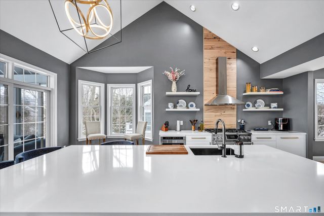 2 Tavistock 2, Cromwell, CT 06416