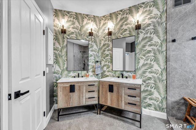 2 Tavistock 2, Cromwell, CT 06416