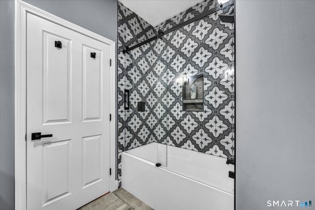 2 Tavistock 2, Cromwell, CT 06416