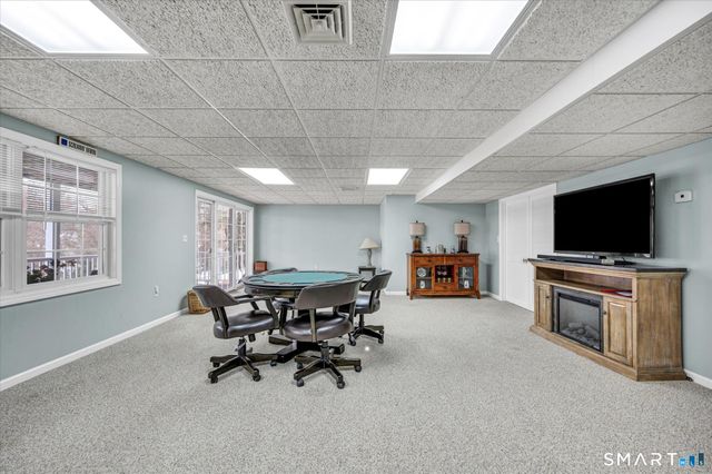 2 Tavistock 2, Cromwell, CT 06416