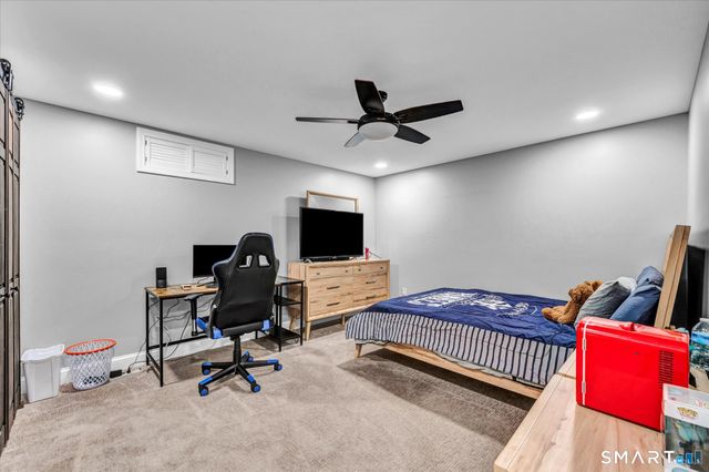 2 Tavistock 2, Cromwell, CT 06416