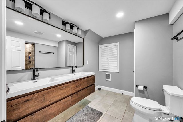 2 Tavistock 2, Cromwell, CT 06416