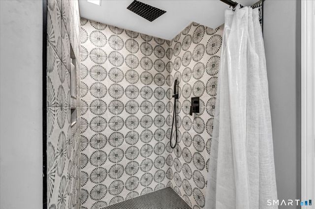 2 Tavistock 2, Cromwell, CT 06416