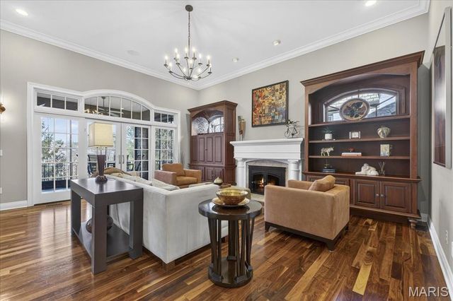 27 Bonhomme Grove Court, Chesterfield, MO 63017