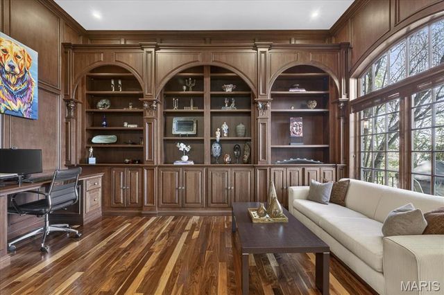 27 Bonhomme Grove Court, Chesterfield, MO 63017