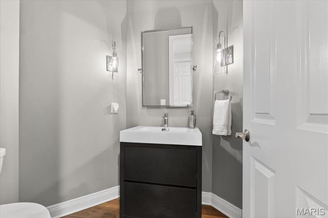 27 Bonhomme Grove Court, Chesterfield, MO 63017