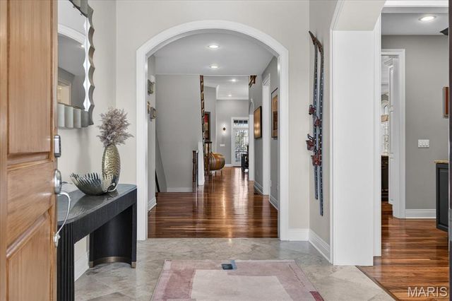 27 Bonhomme Grove Court, Chesterfield, MO 63017