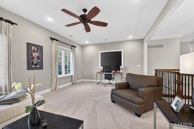 27 Bonhomme Grove Court, Chesterfield, MO 63017