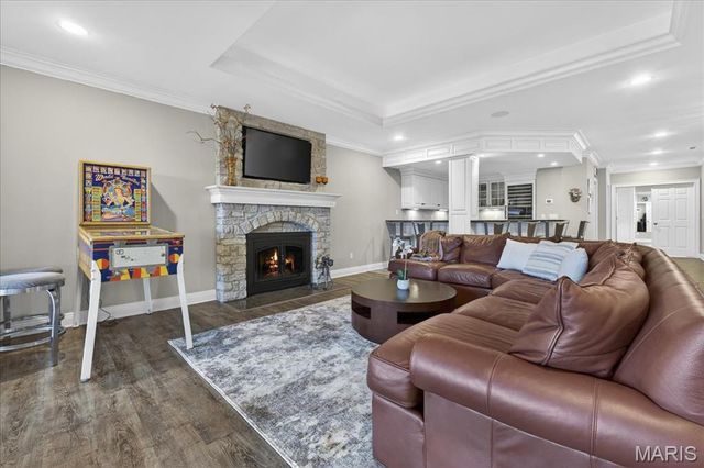 27 Bonhomme Grove Court, Chesterfield, MO 63017