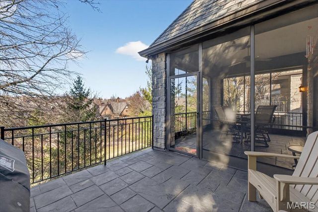 27 Bonhomme Grove Court, Chesterfield, MO 63017