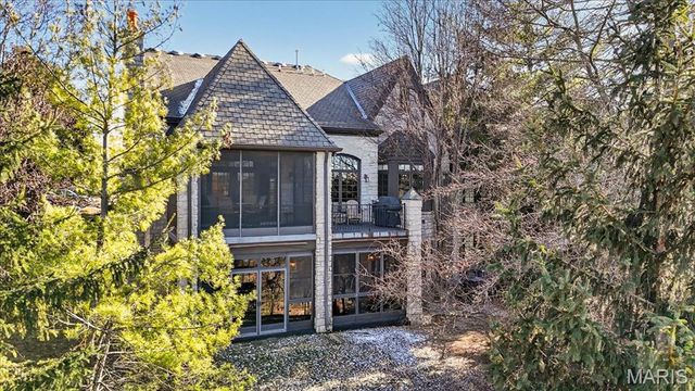 27 Bonhomme Grove Court, Chesterfield, MO 63017