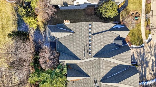 27 Bonhomme Grove Court, Chesterfield, MO 63017