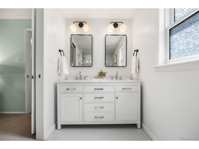 1975 S Kearney Way, Denver, CO 80224