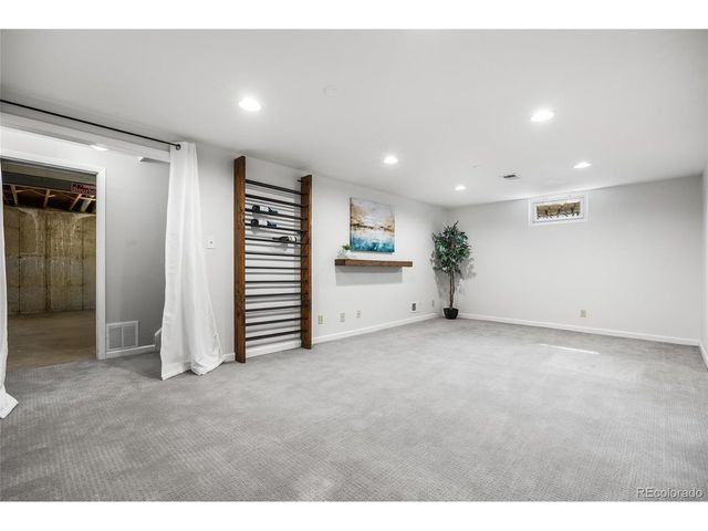 1975 S Kearney Way, Denver, CO 80224