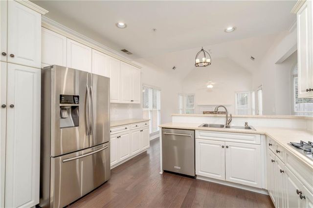1233 Parkview Lane NW, Kennesaw, GA 30152