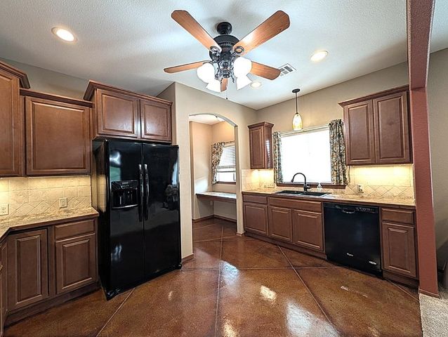 1307 N Hamilton Dr Unit F, Derby, KS 67037