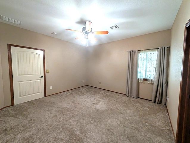 1307 N Hamilton Dr Unit F, Derby, KS 67037