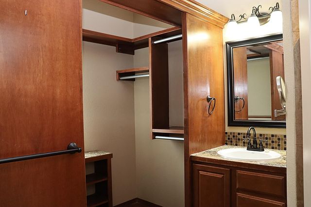 1307 N Hamilton Dr Unit F, Derby, KS 67037