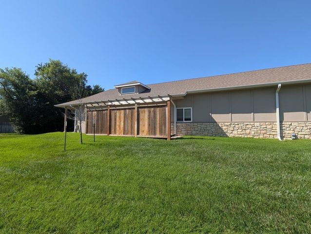 1307 N Hamilton Dr Unit F, Derby, KS 67037