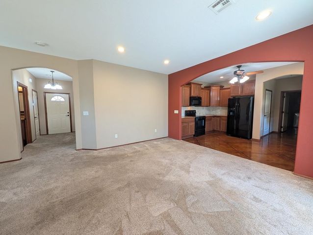 1307 N Hamilton Dr Unit F, Derby, KS 67037