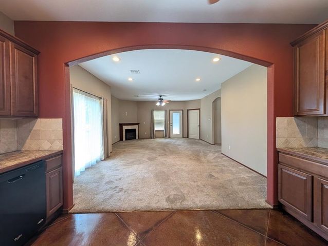 1307 N Hamilton Dr Unit F, Derby, KS 67037