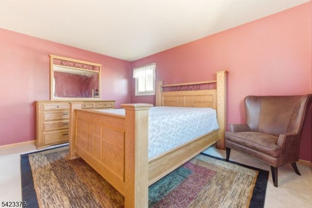 403 Red School Ln, Lopatcong Twp., NJ 08865