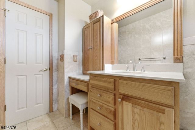 403 Red School Ln, Lopatcong Twp., NJ 08865