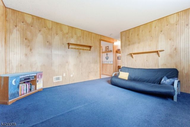403 Red School Ln, Lopatcong Twp., NJ 08865