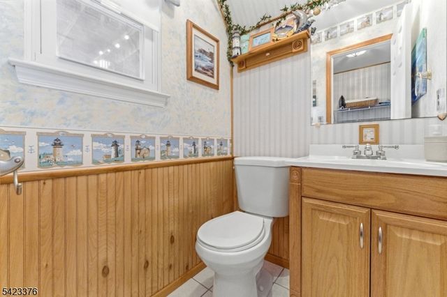 403 Red School Ln, Lopatcong Twp., NJ 08865