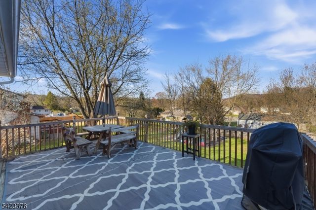 403 Red School Ln, Lopatcong Twp., NJ 08865