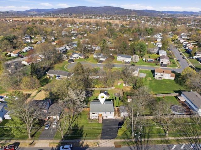 403 Red School Ln, Lopatcong Twp., NJ 08865