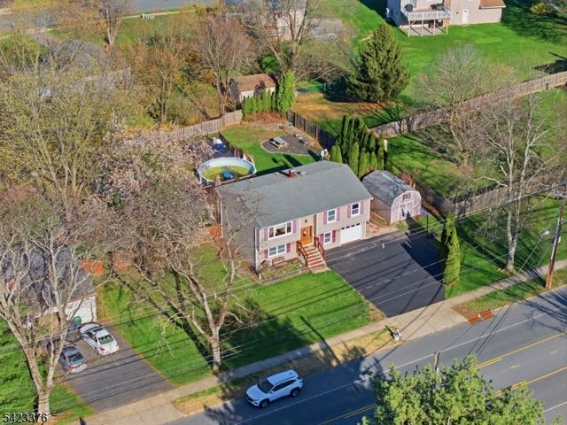 403 Red School Ln, Lopatcong Twp., NJ 08865