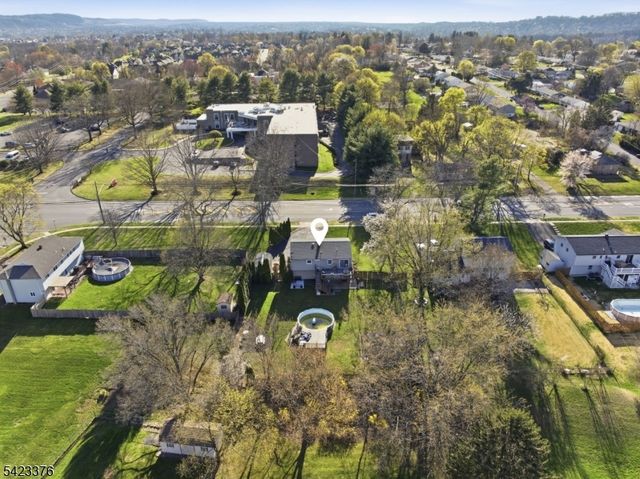 403 Red School Ln, Lopatcong Twp., NJ 08865